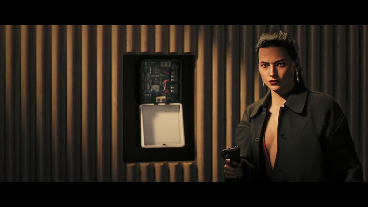 007 First Light Femme Fatale