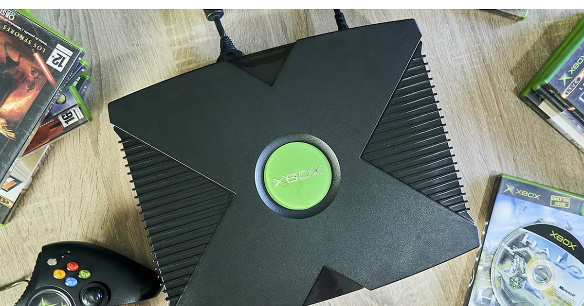 Rarest Xbox Models This Xbox is so rare that it sold for $10,000 USD despite being broken ...