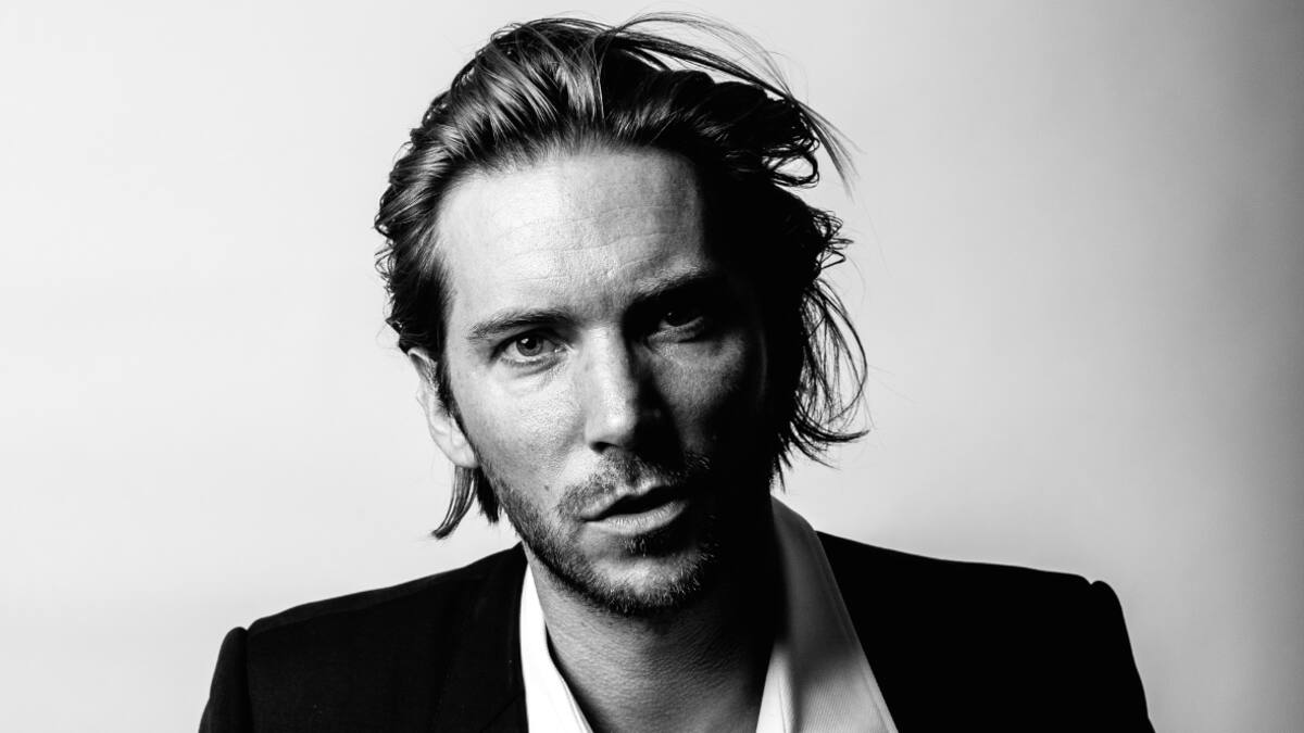 Actor de voz de Joel y Ocelot muestra su talento
