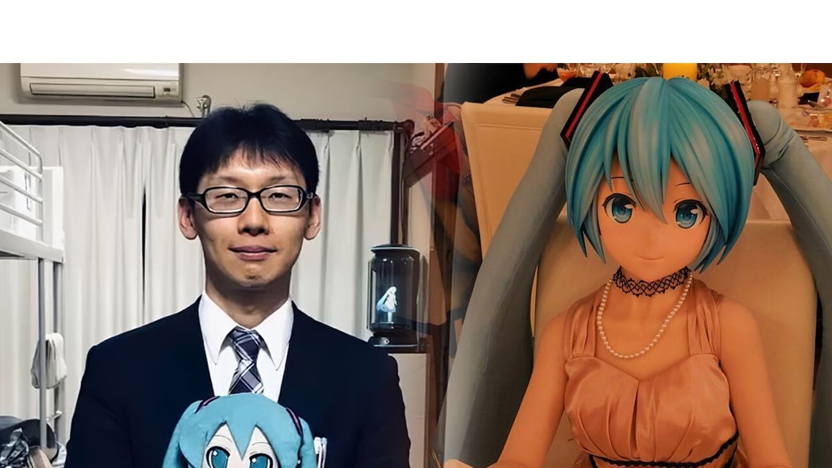 Akihiko Kondo está muy enamorado de su esposa virtual y no duda en demostrarlo