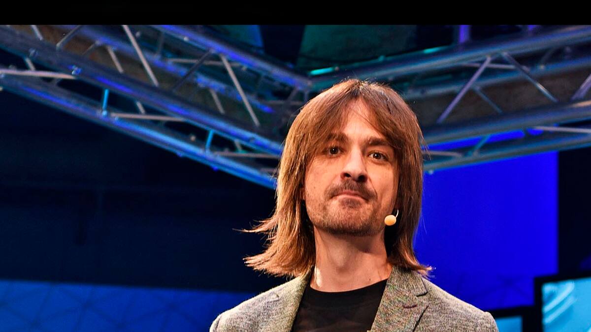 Alex Kipman permanecerá un par de meses más para ayudar con la transicion