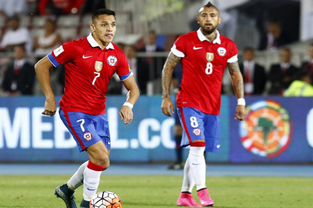 Dos chilenos entre los Top 50 de FIFA 17