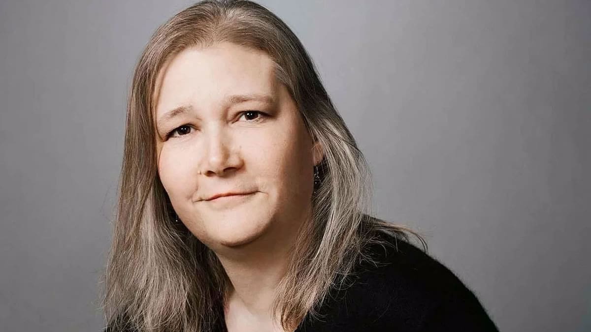 Amy Hennig