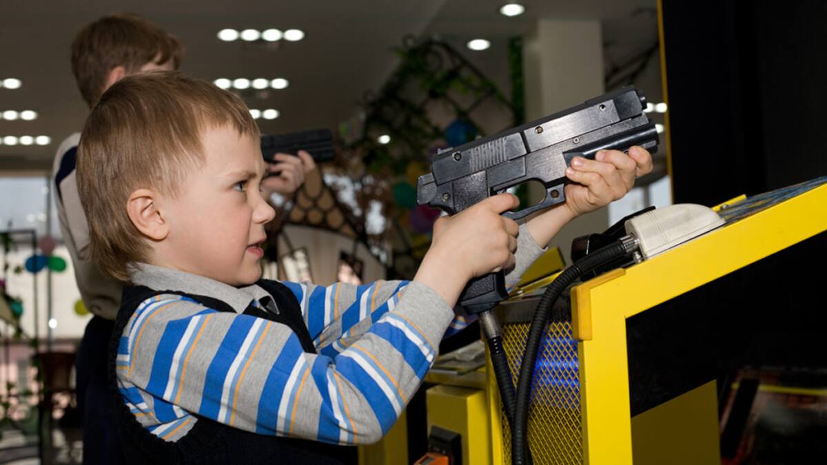 Autor se centró específicamente en como los juegos de realidad son campos de entrenamiento