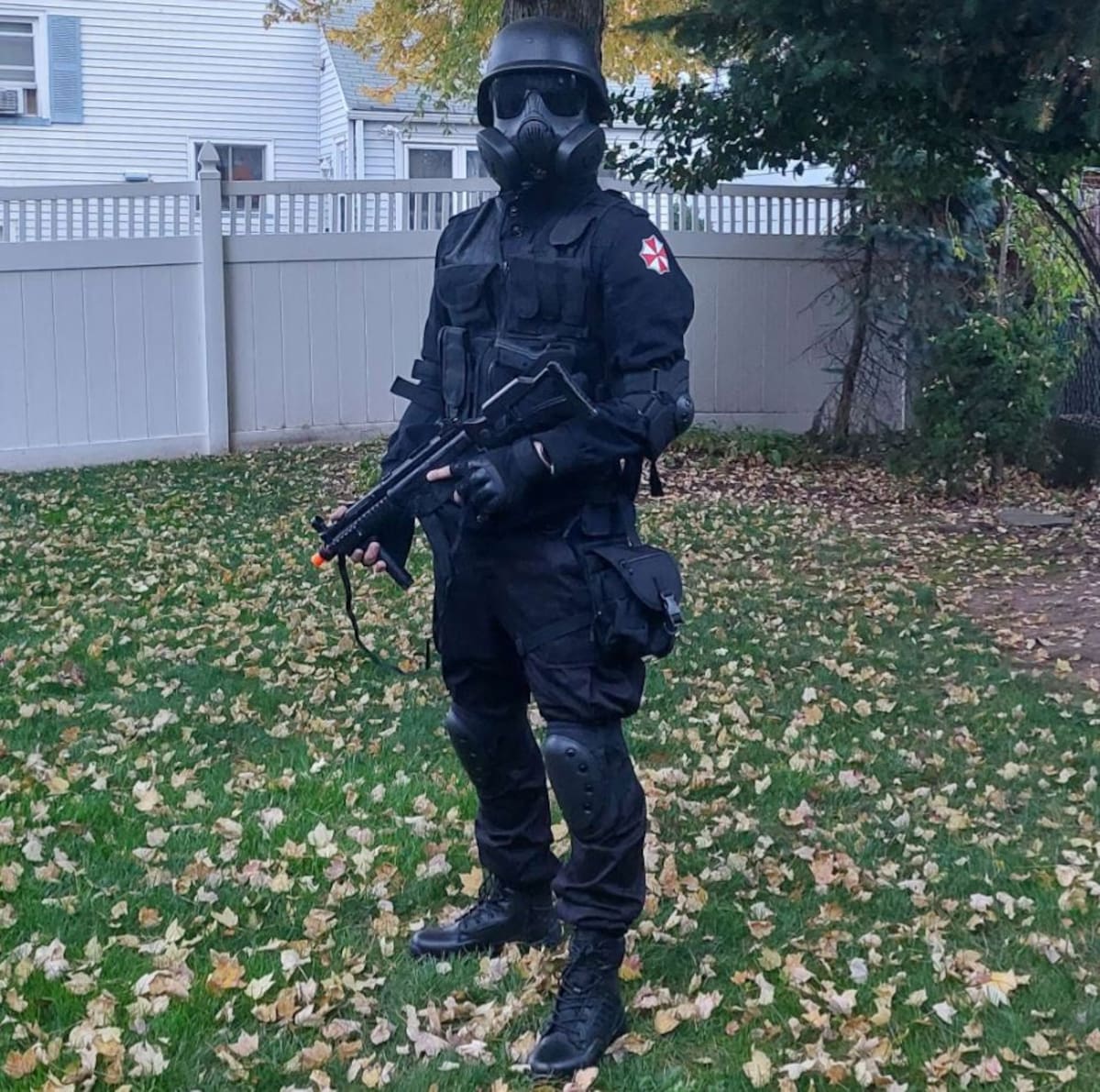 Cosplay-Hunk-Resident-Evil.jpg