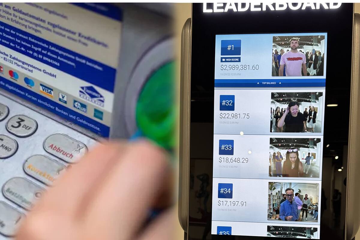 ¡Como en los juegos! Este cajero automático tiene leaderboards y muestra los mejores saldos