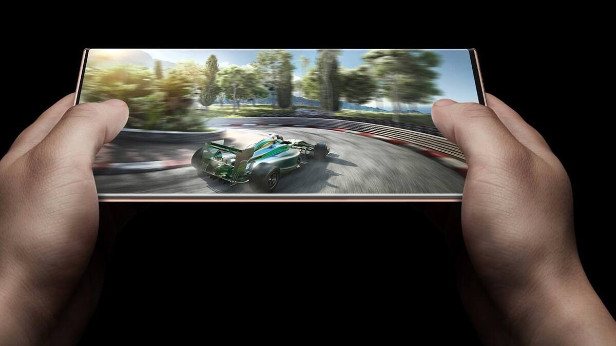 Cuidar nuestro teléfono ante eventuales golpes o rayones y mejorar la experiencia visual