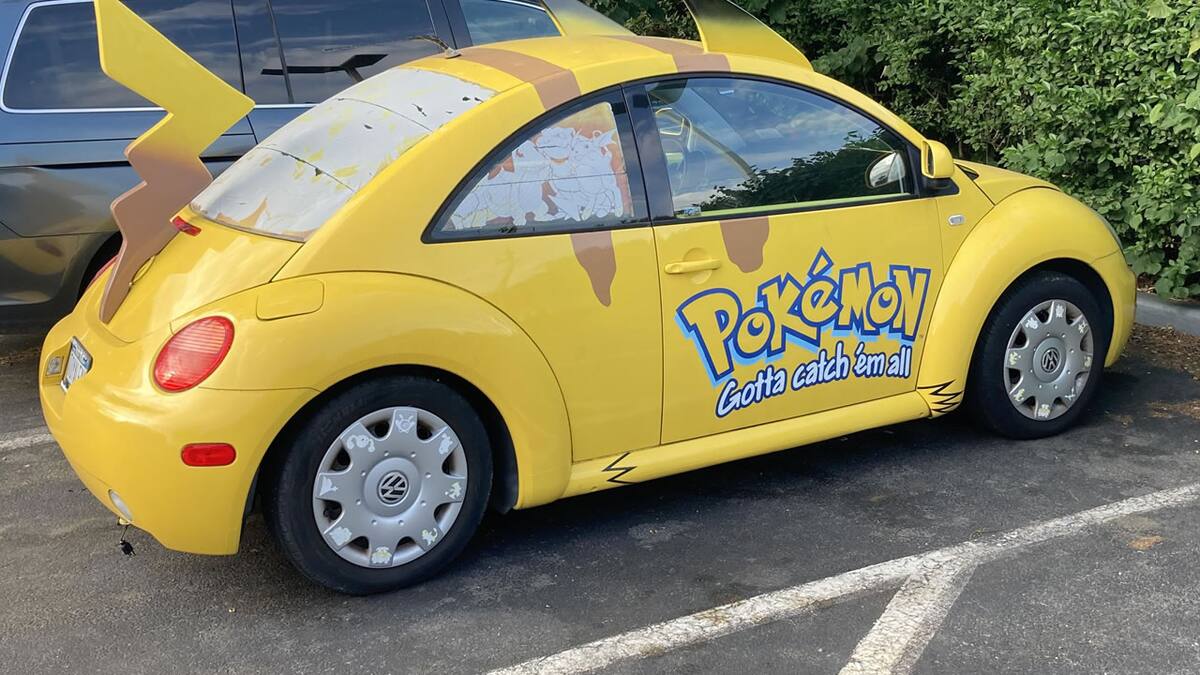 De acuerdo con la información oficial, FAO Schwarz solo vendió 2 Pika Bugs en EUA