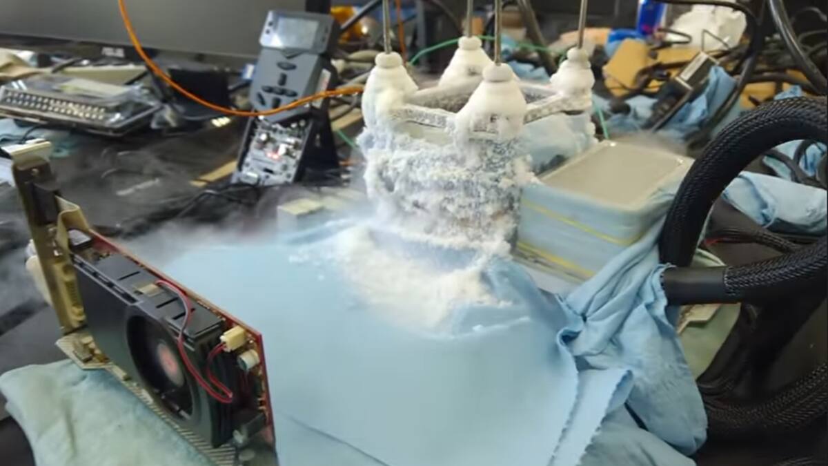 Debió utilizar una mezcla de nitrógeno y helio liquido para el cometido