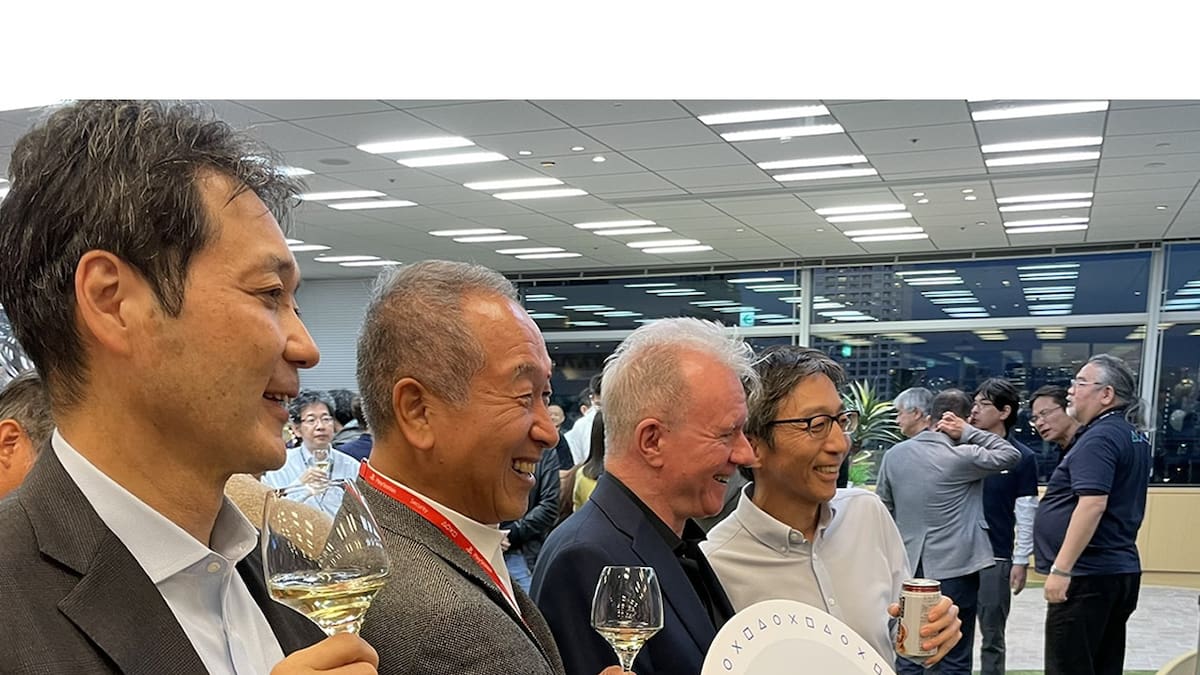 Diversos empleados de la compañía convivieron con el directivo antes de su retiro