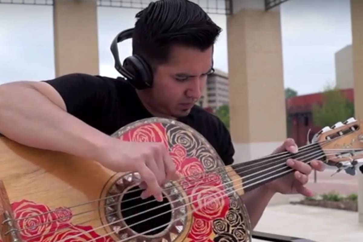Crean espectacular cover en mariachi de The Moon de Ducktales