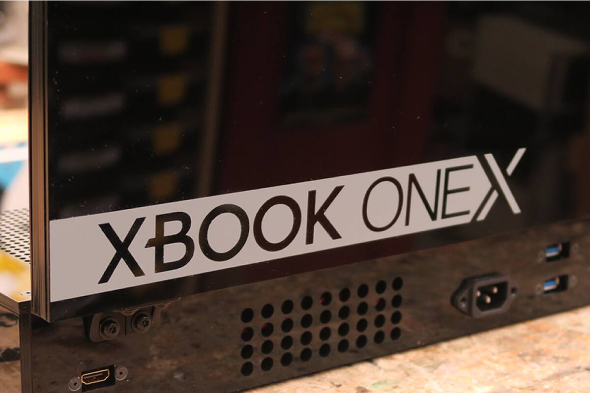 Checa esta laptop hecha con una Xbox One X