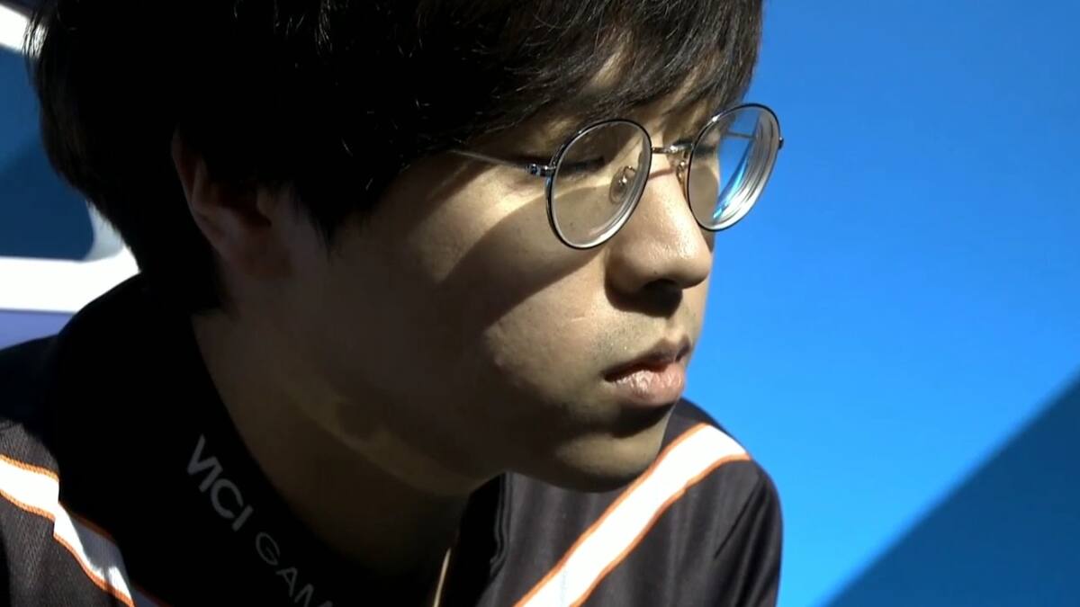 El 2 veces Campeón del mundo no pudo conseguir 1 Kill en su estreno