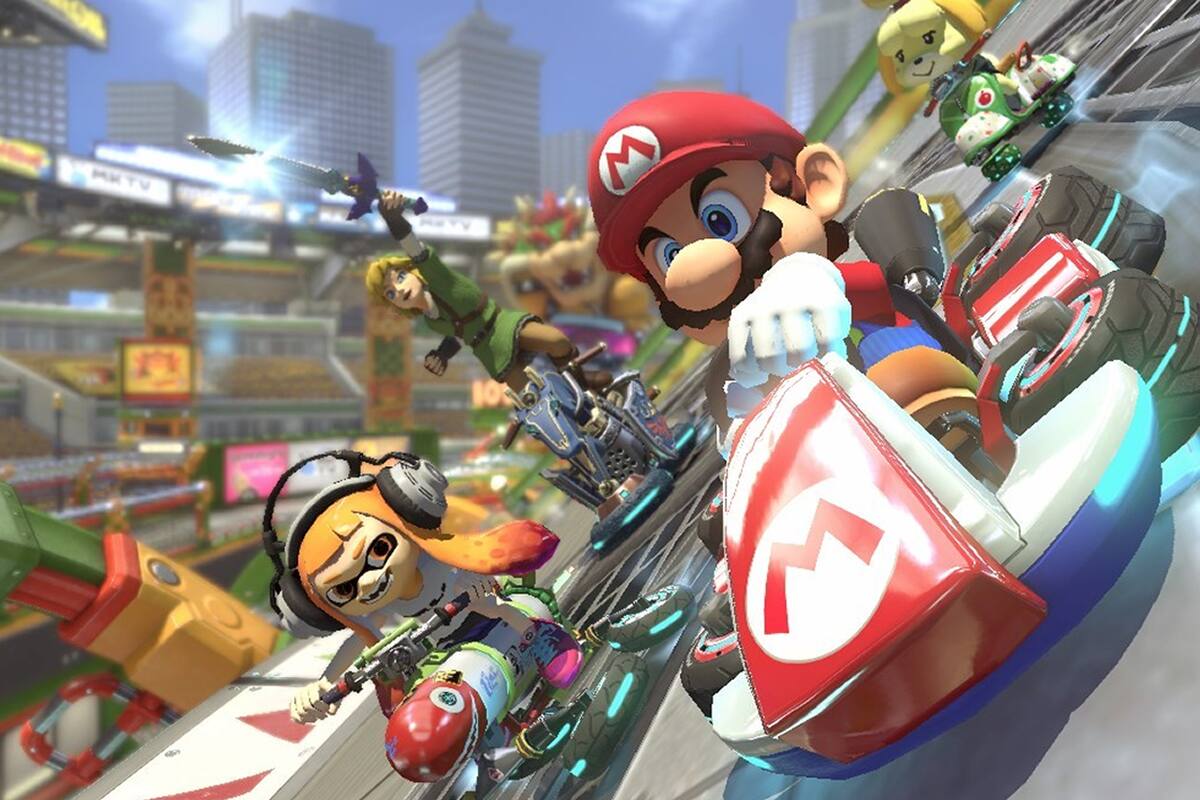 Hugh Jackman quedó en medio de carrera real de Mario Kart