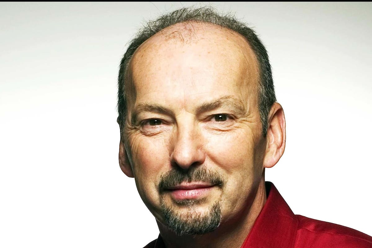 Peter Moore triunfa en el futbol tal como lo hizo en Xbox