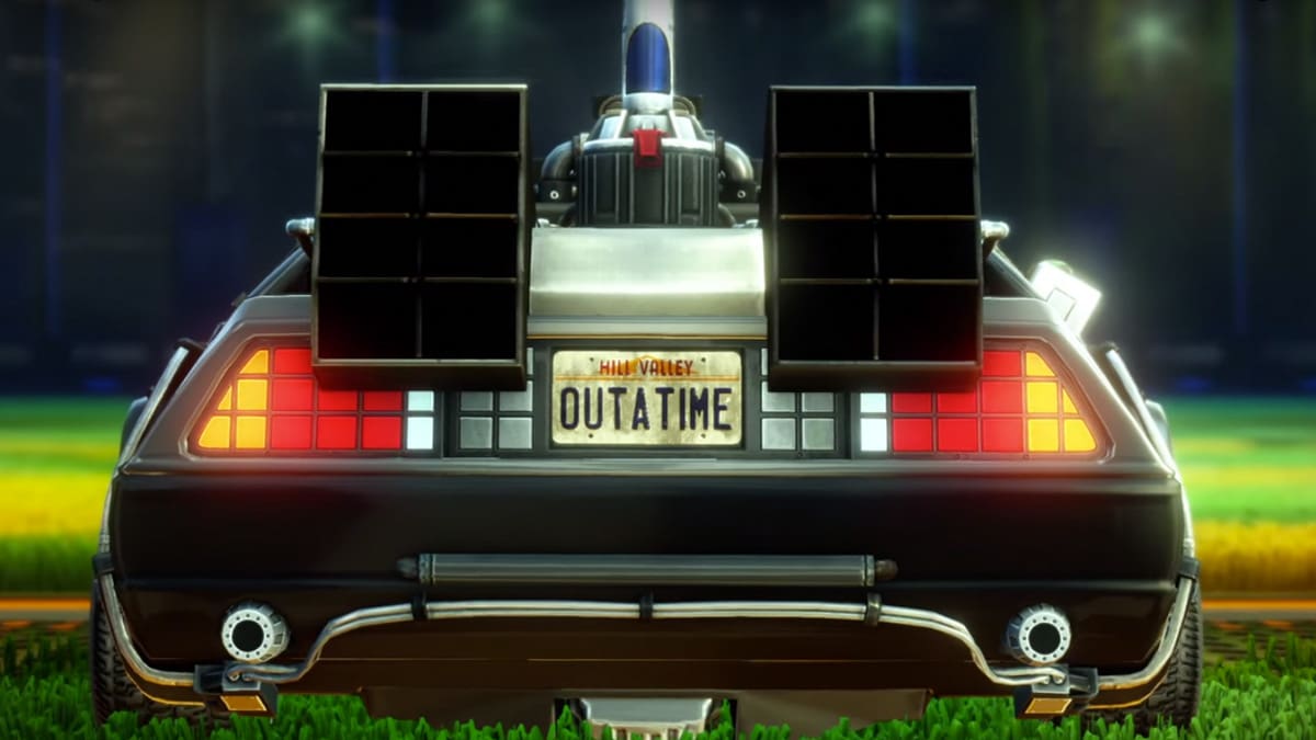 El auto de Back to the Future debuta en la cancha