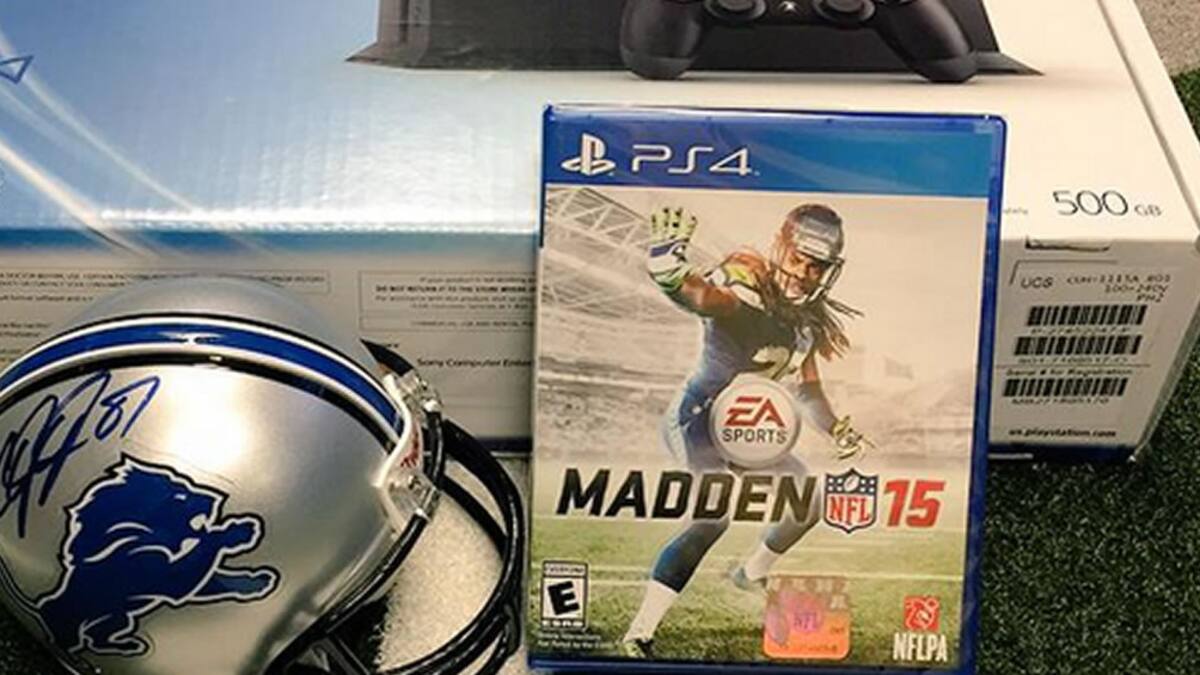 El chico recibirá una consola PS4, una copia de Madden NFL 15 y más