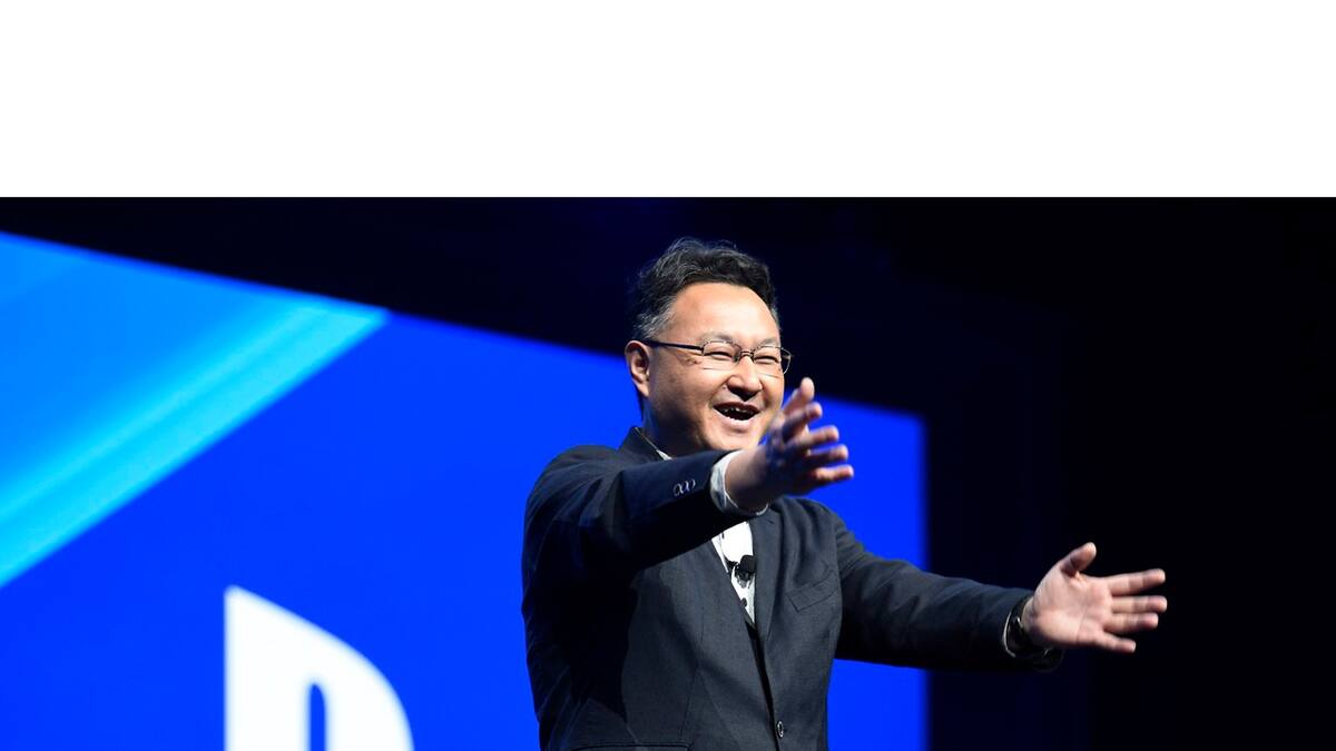 El directivo de Sony disfruta de la consola de Nintendo con sus hijas