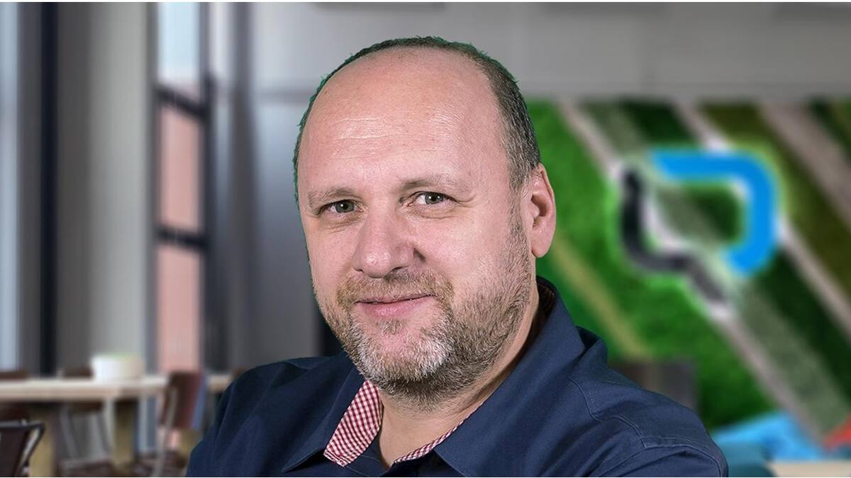El directivo volvió a defender al estudio tras acusaciones de racismo y acoso