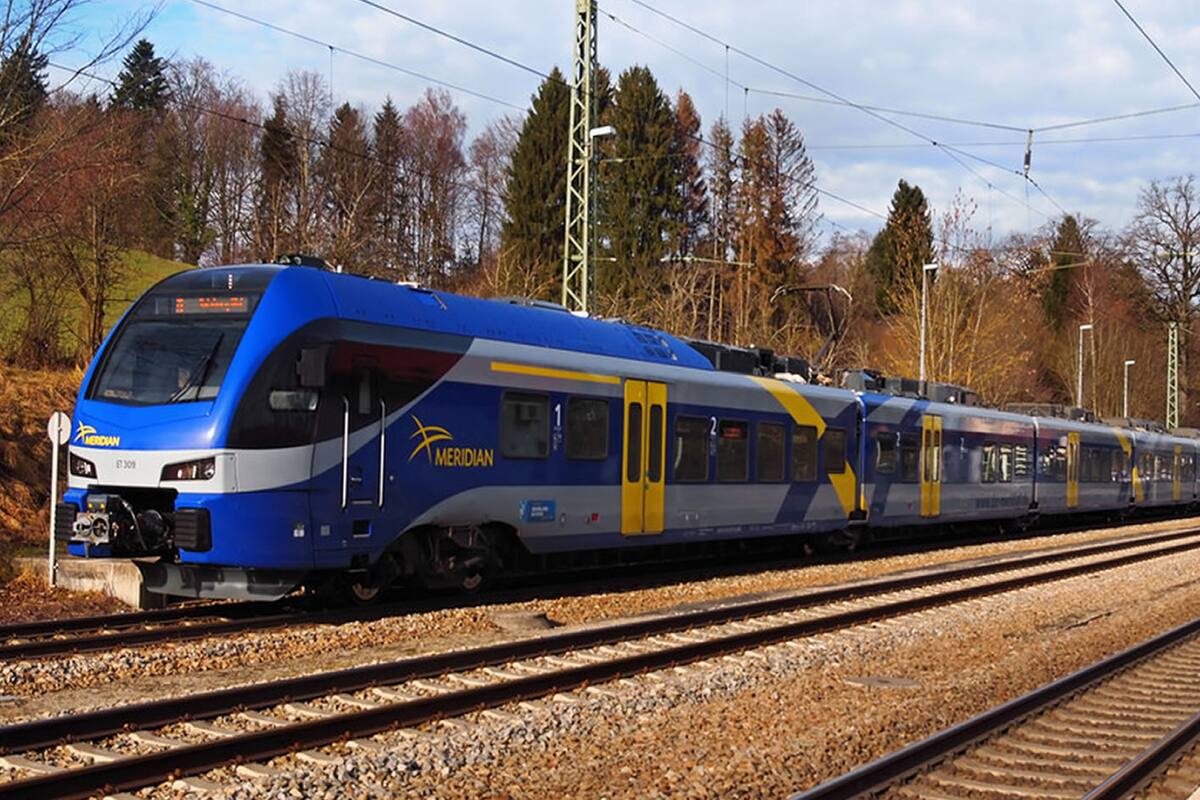 Guardavías causa accidente de trenes por jugar