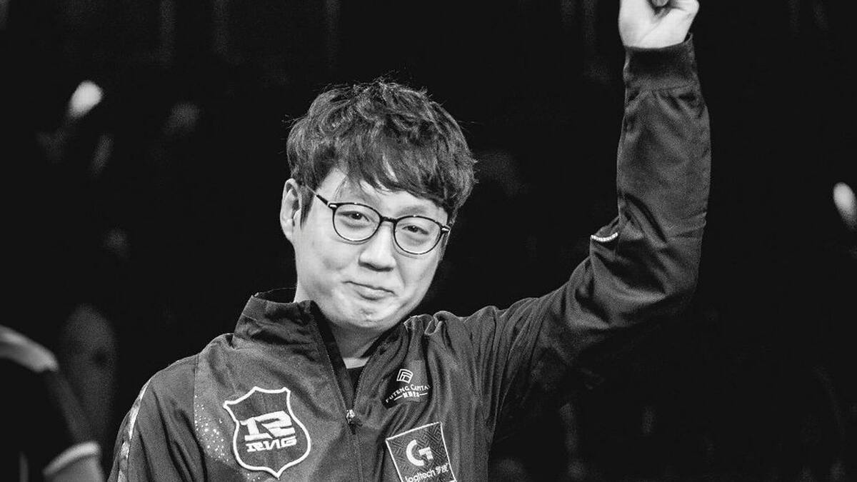 El equipo coreano reveló a su nuevo coach