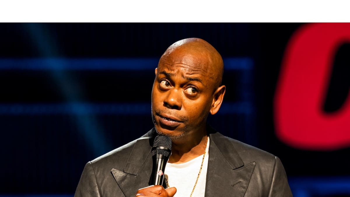 El especial de Dave Chappelle causó polémica por sus bromas hacia la comunidad LGBTQIA+