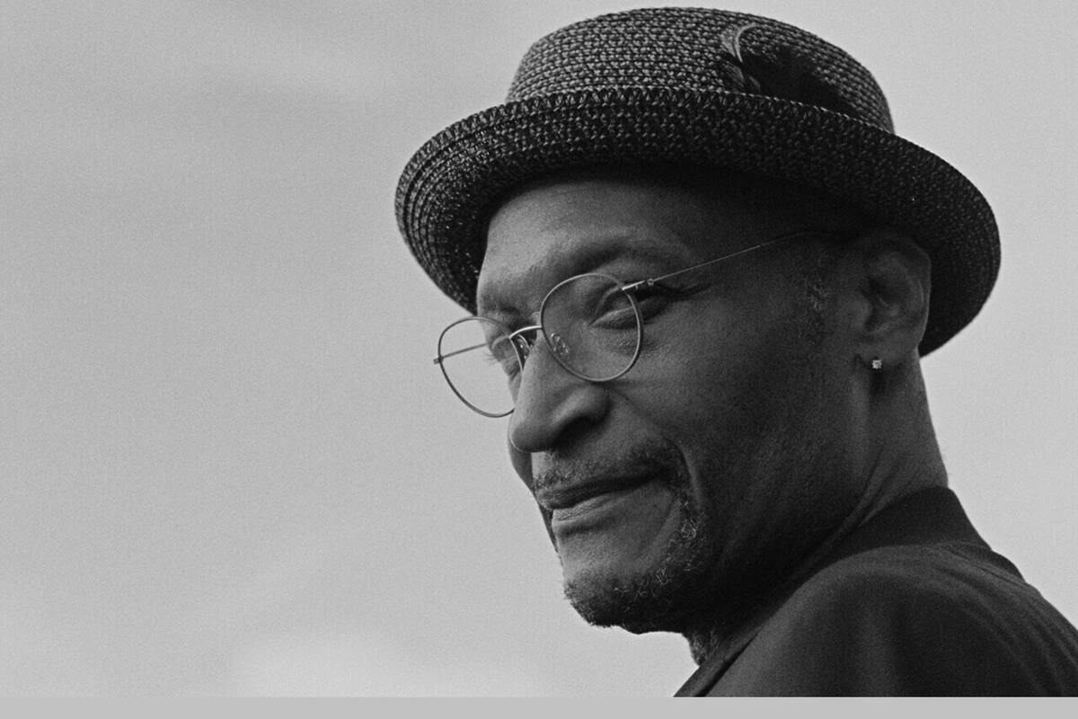 Fallece Tony Todd, actor que interpretó a Venom en Marvel’s Spider-Man 2