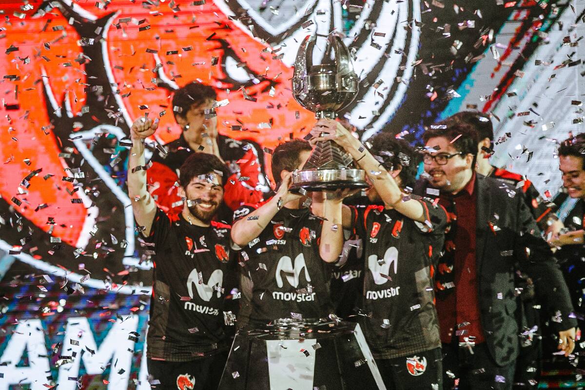 La copa de la CLS será levantada por última vez en un evento de comunidad