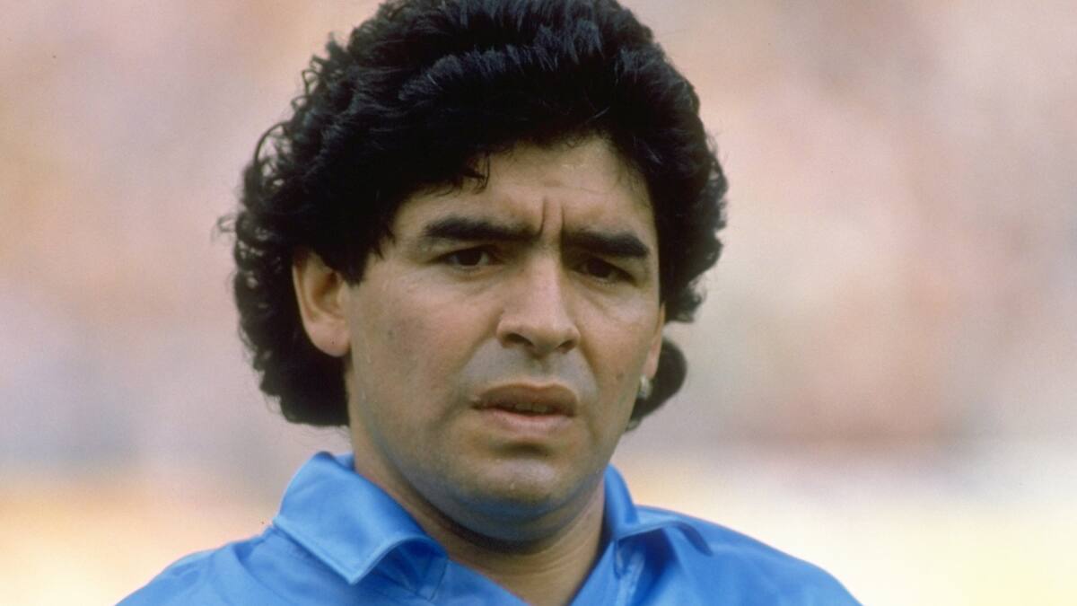 El exfutbolista promete poner canchas de futbol si gana el juicio