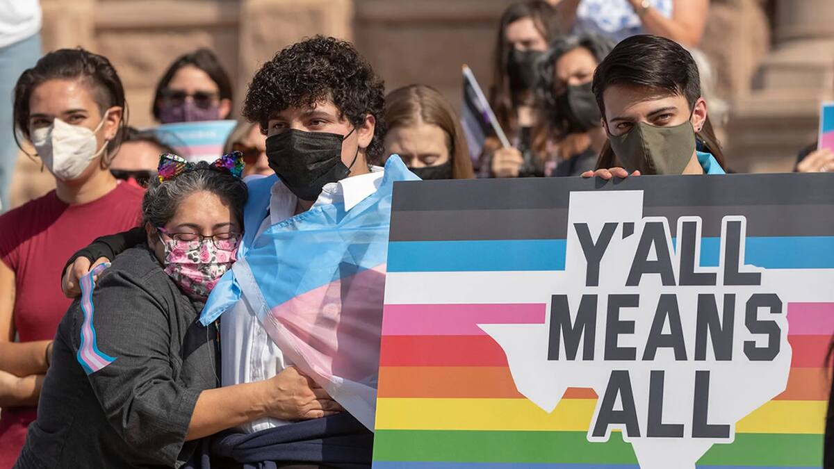 El gobierno estatal busca perseguir a padres de niños en fase de reasignación de género