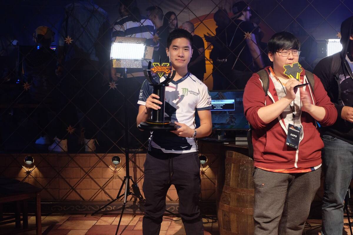 Campeón de Street Fighter V en Dreamhack de Montreal dona su premio a afectados por el huracán Irma