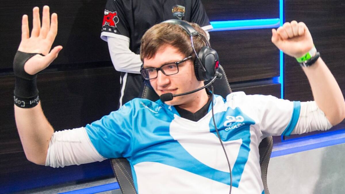 El jugador Meteos se paso de copas en año nuevo y llego a terminar 1-27 en rankeds