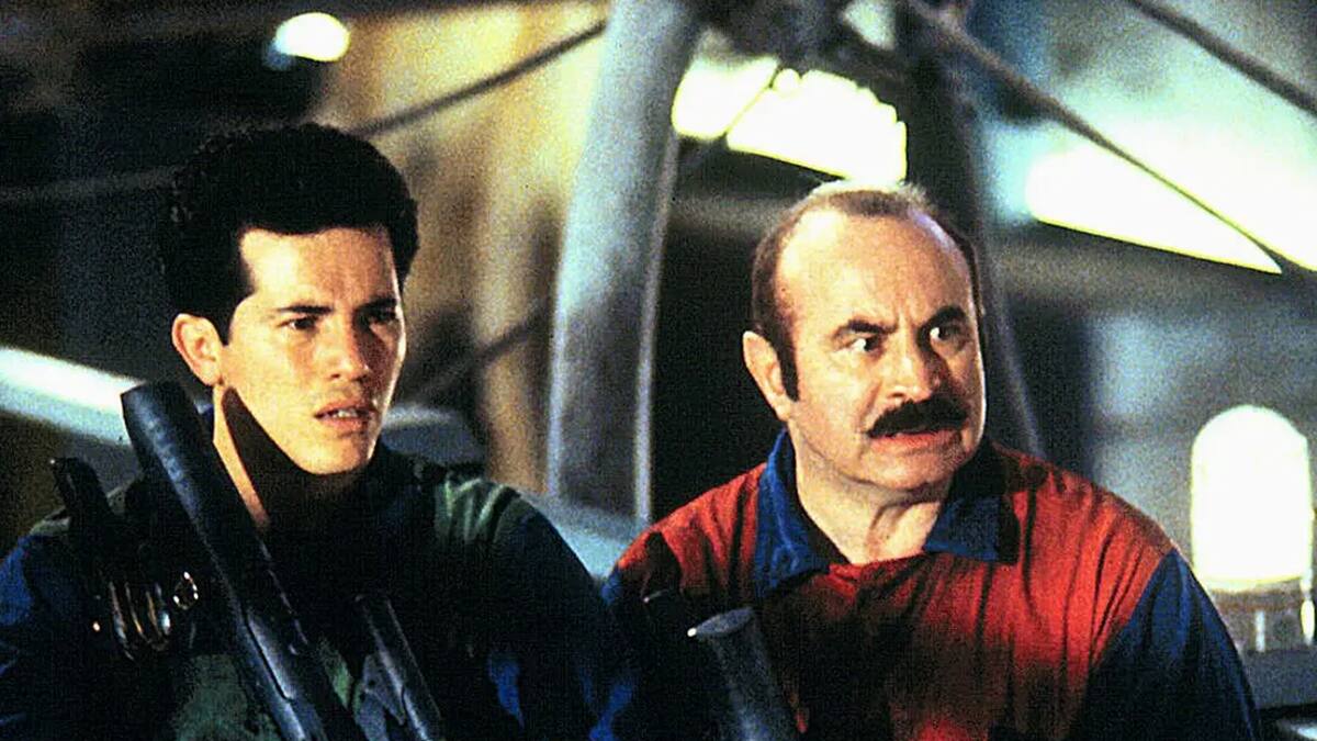 El largometraje protagonizado por Bob Hoskins y John Leguizamo es recordada con cariño