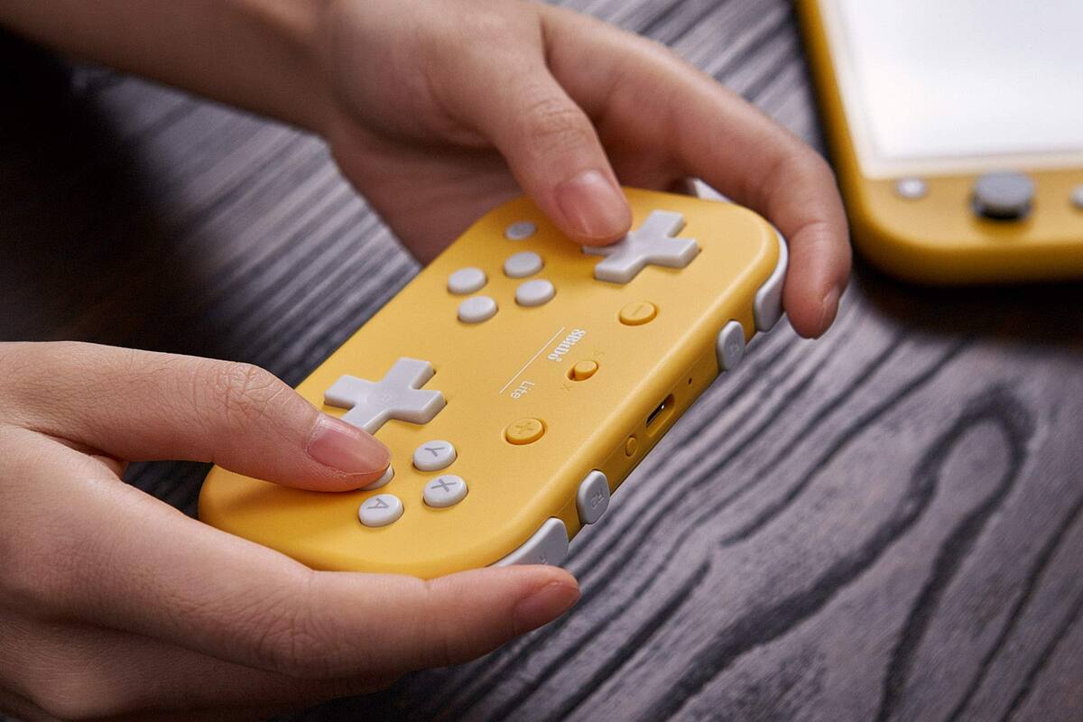 Este control para Switch Lite luce extraño, pero podría ser lo que muchos quieren