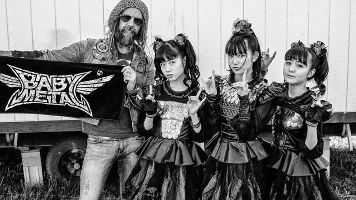 El músico responde a sus fans considerándolos “aburridos”