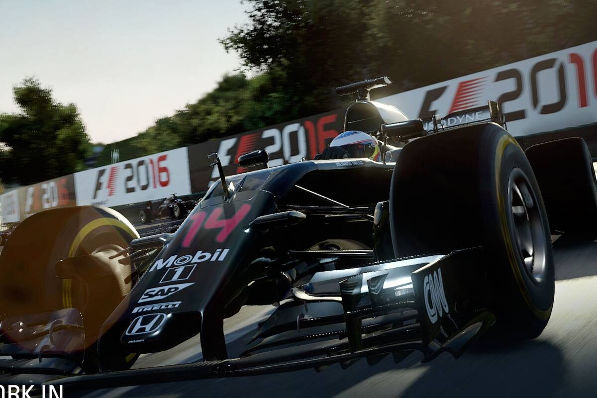 Sergio “Checo” Pérez juega F1 2016