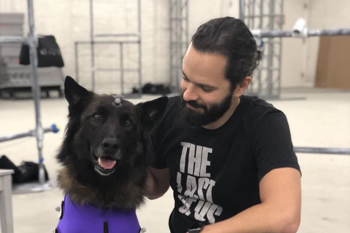 Tom Holland recibió la visita de Neil Druckmann en el set de la película de Uncharted