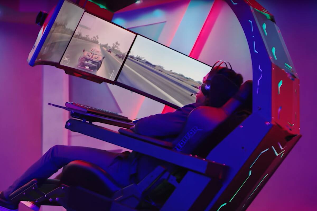 Esta silla gamer tiene soporte para tres pantallas, vibra, tiene RGB y pesa más de 220 kilos