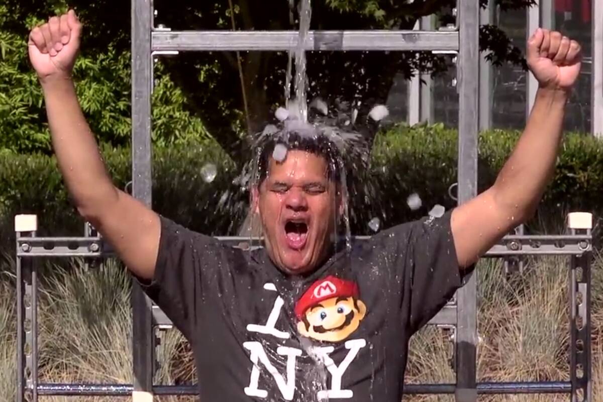 Reggie Fils-Aime acepta el ALS Bucket Challenge