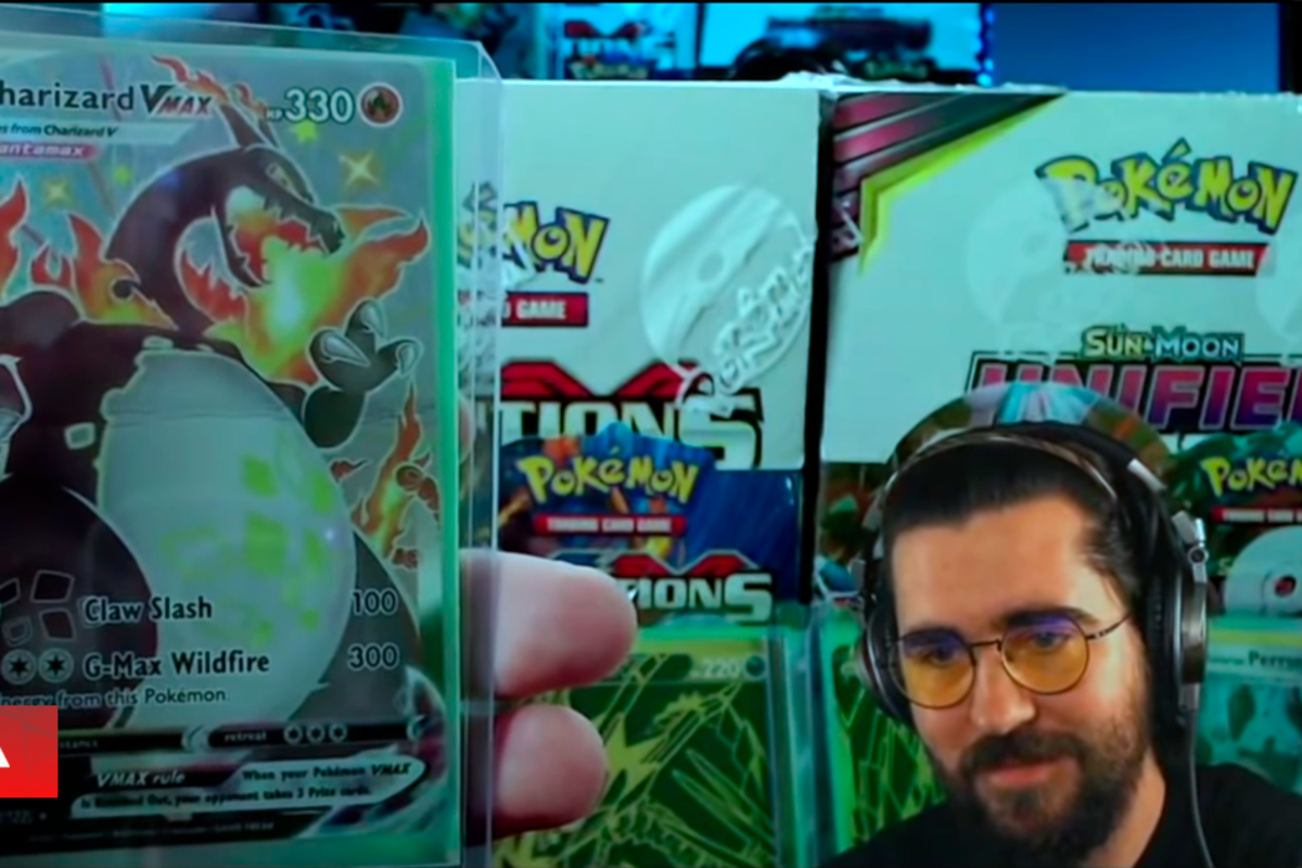 Youtuber destruye a cambio de 50 dólares fajo de cartas Pokémon que contenía entre ellas una Shiny Charizard VMAX