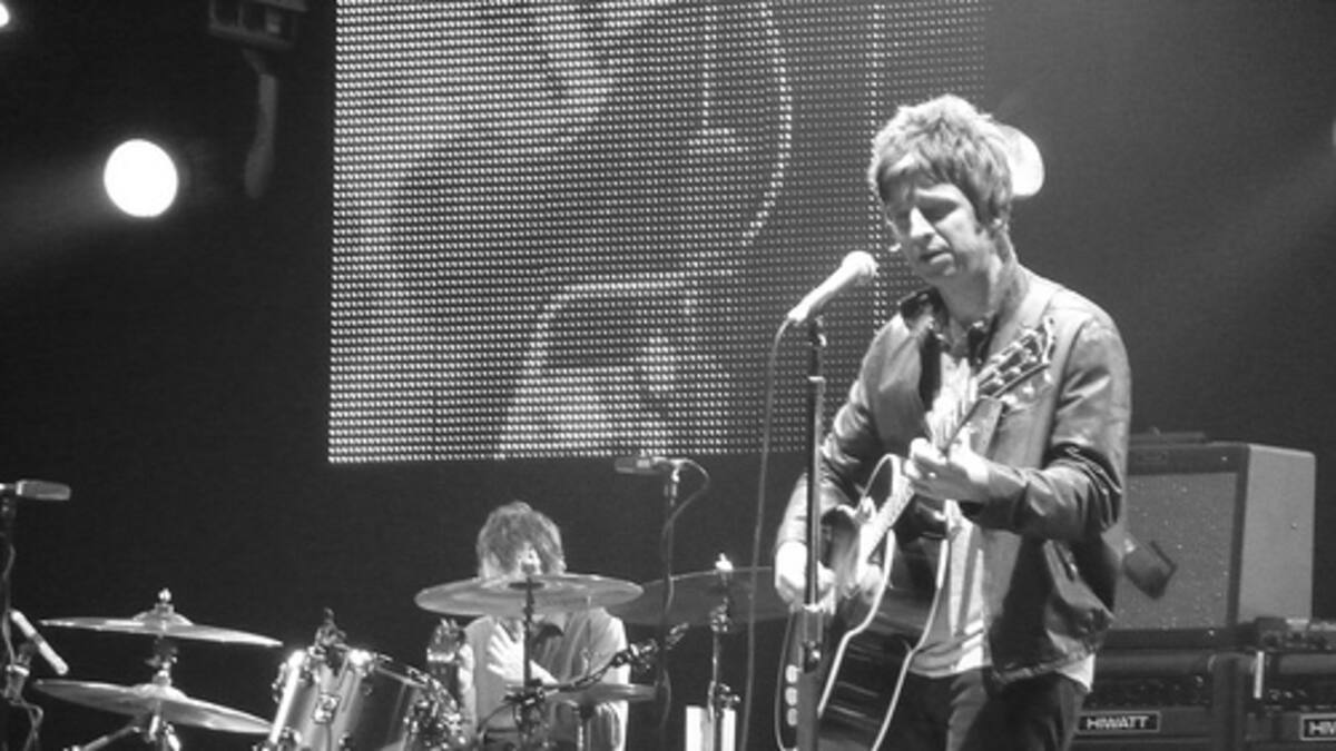 Exvocalista de Oasis culpa a videojuegos por violencia en Inglaterra