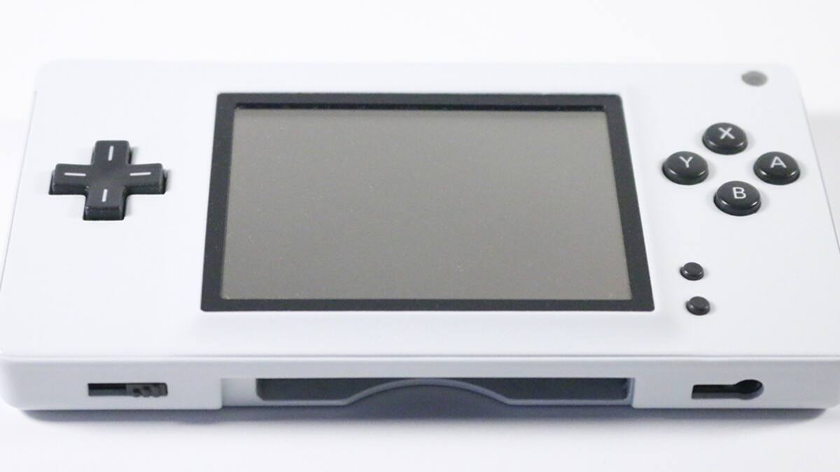 Fan crea consola portátil a partir de un Nintendo DS