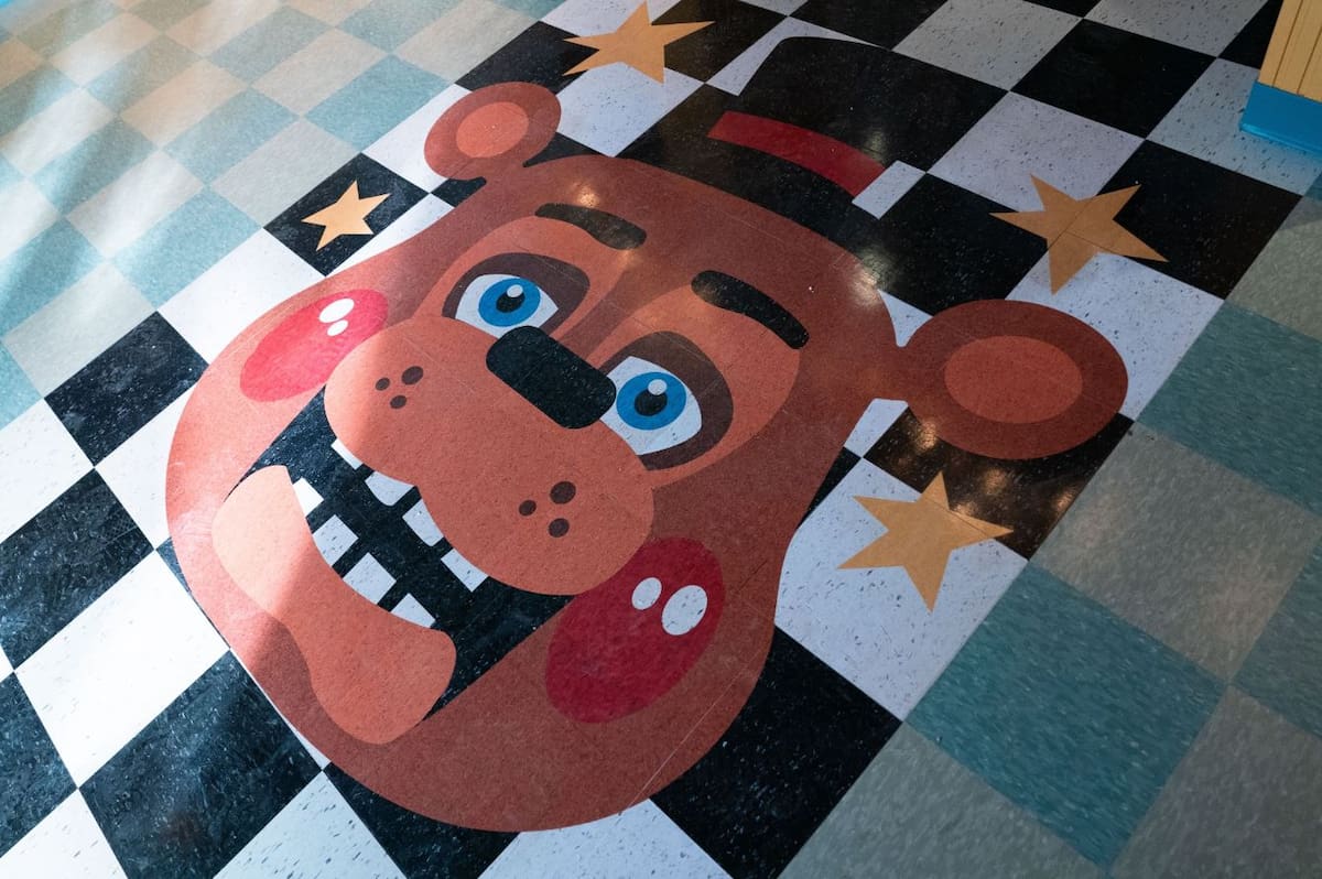 Five-Nights-at-Freddys-2-1.jpg