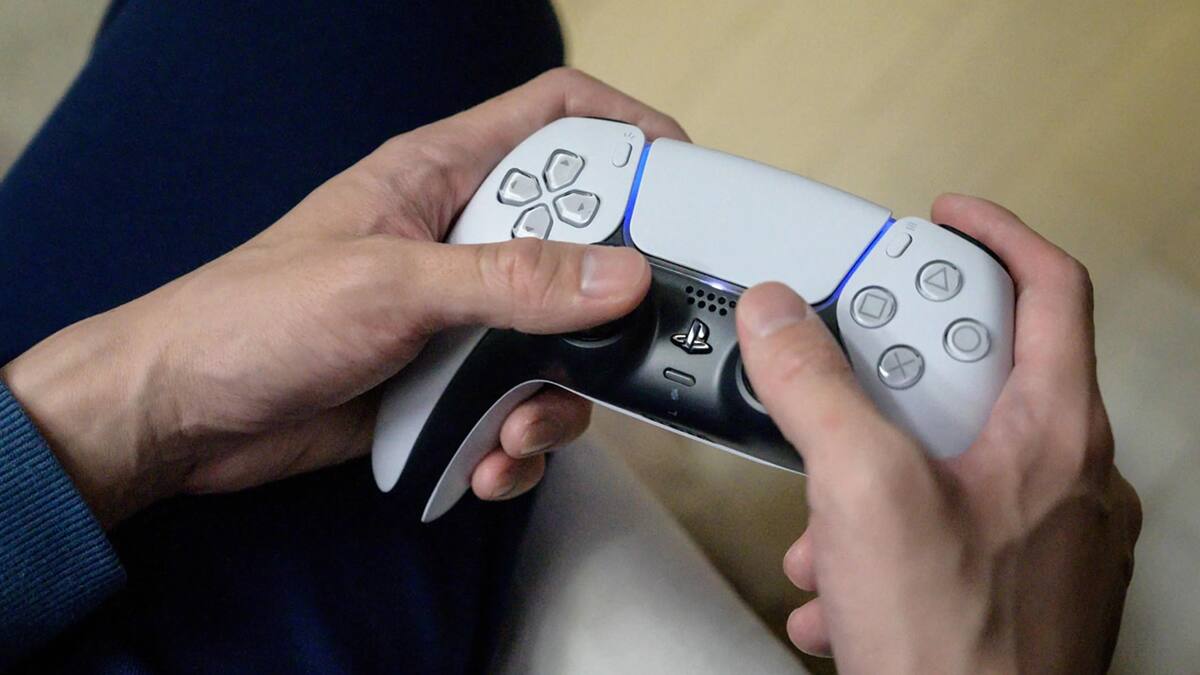 For now, Sony has not officially announced the PS5 V2 DualSense