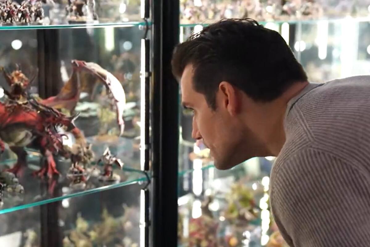 Video muestra lo deleitado que estaba Henry Cavill en su visita al Warhammer World