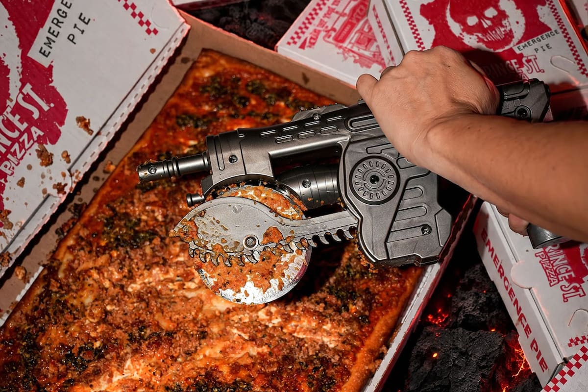 Gears of War: E-Day: fans agotan este increíble cortador de pizza con forma de Lancer de edición limitada
