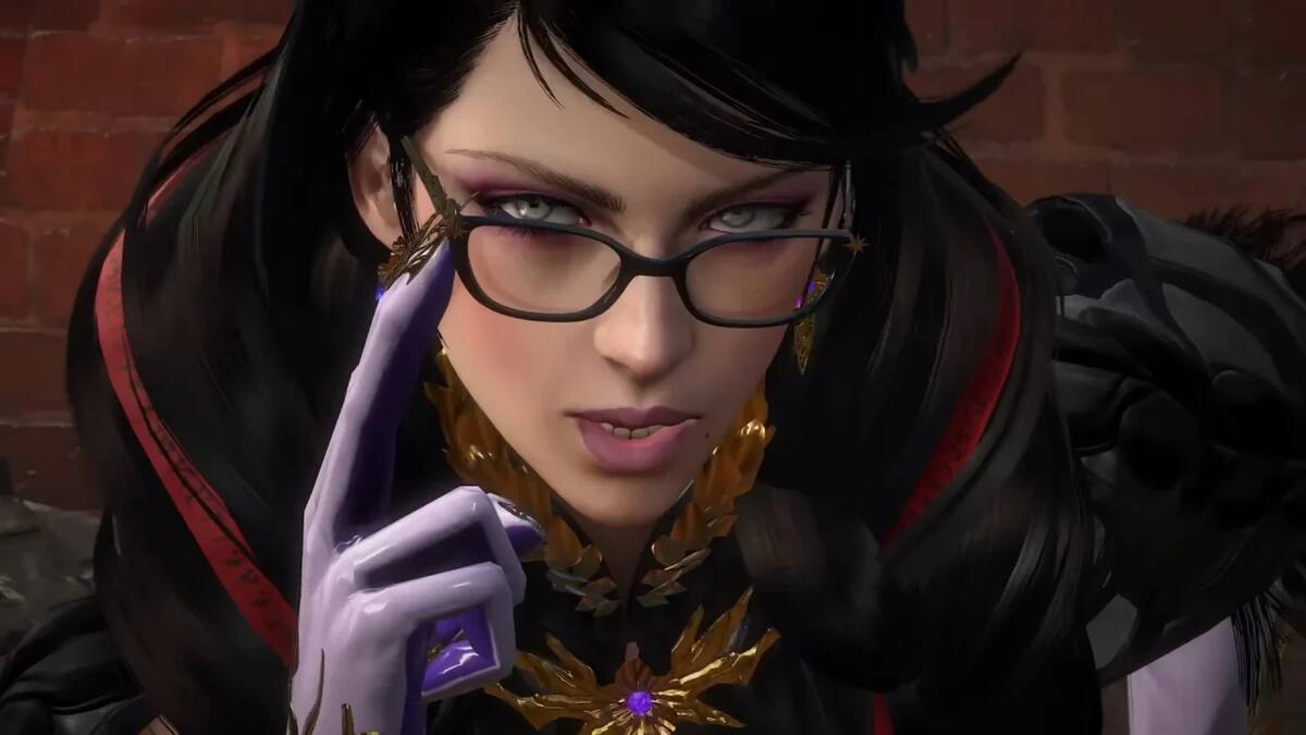 Hideki Kamiya defendió las icónicas gafas de Bayonetta pese a la presión del equipo