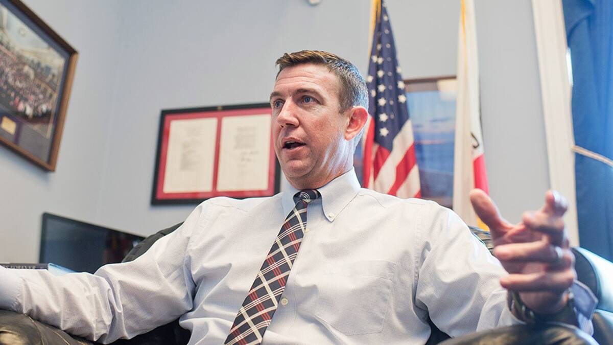 Investigan a Duncan Hunter por fraude