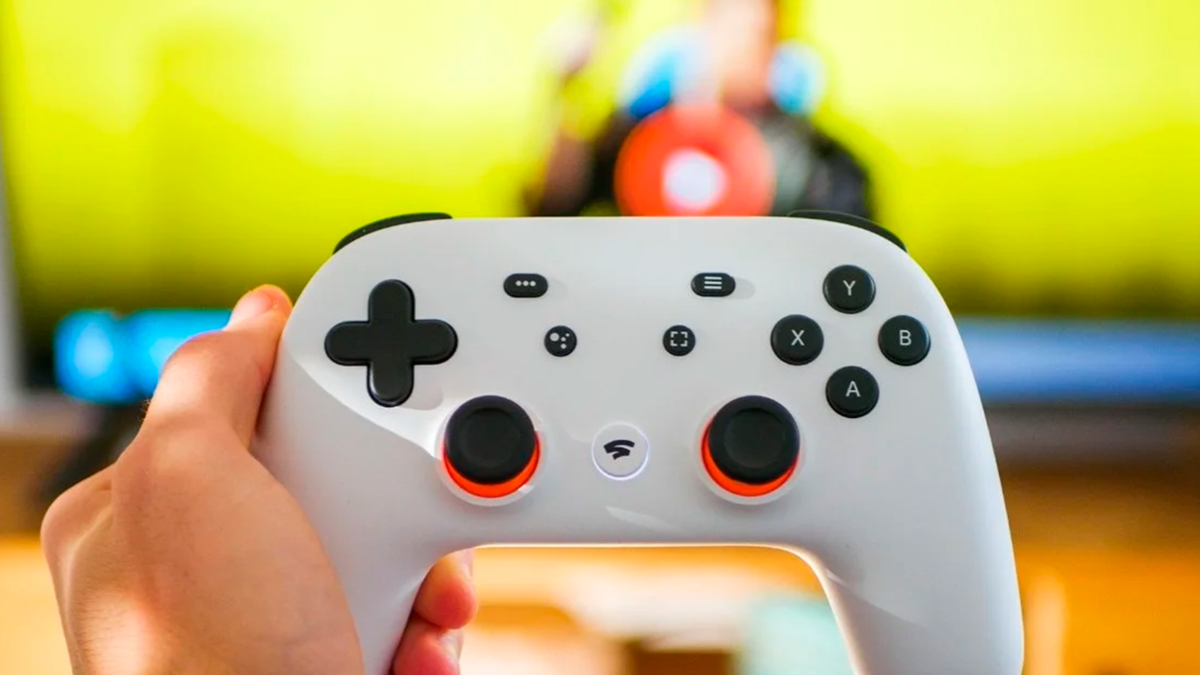 Journalist shows interview from 2019 where Phil Harrison talks about the future of Google Stadia