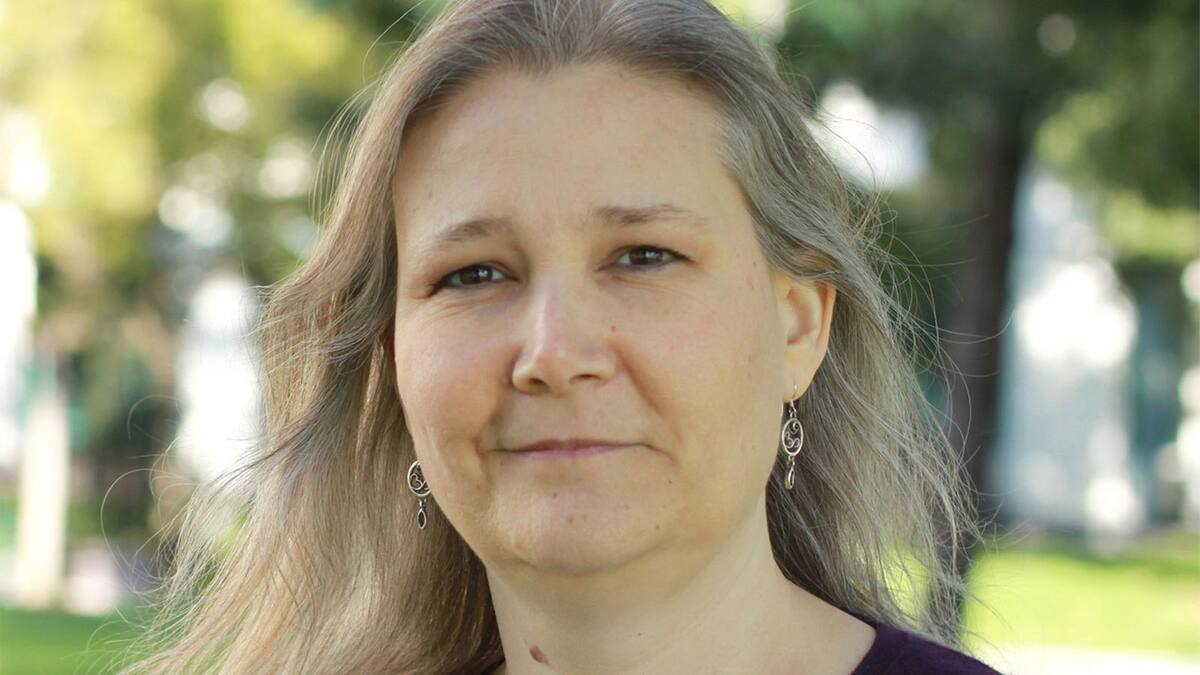La academia reconocerá a Amy Hennig por su aportación a la industria